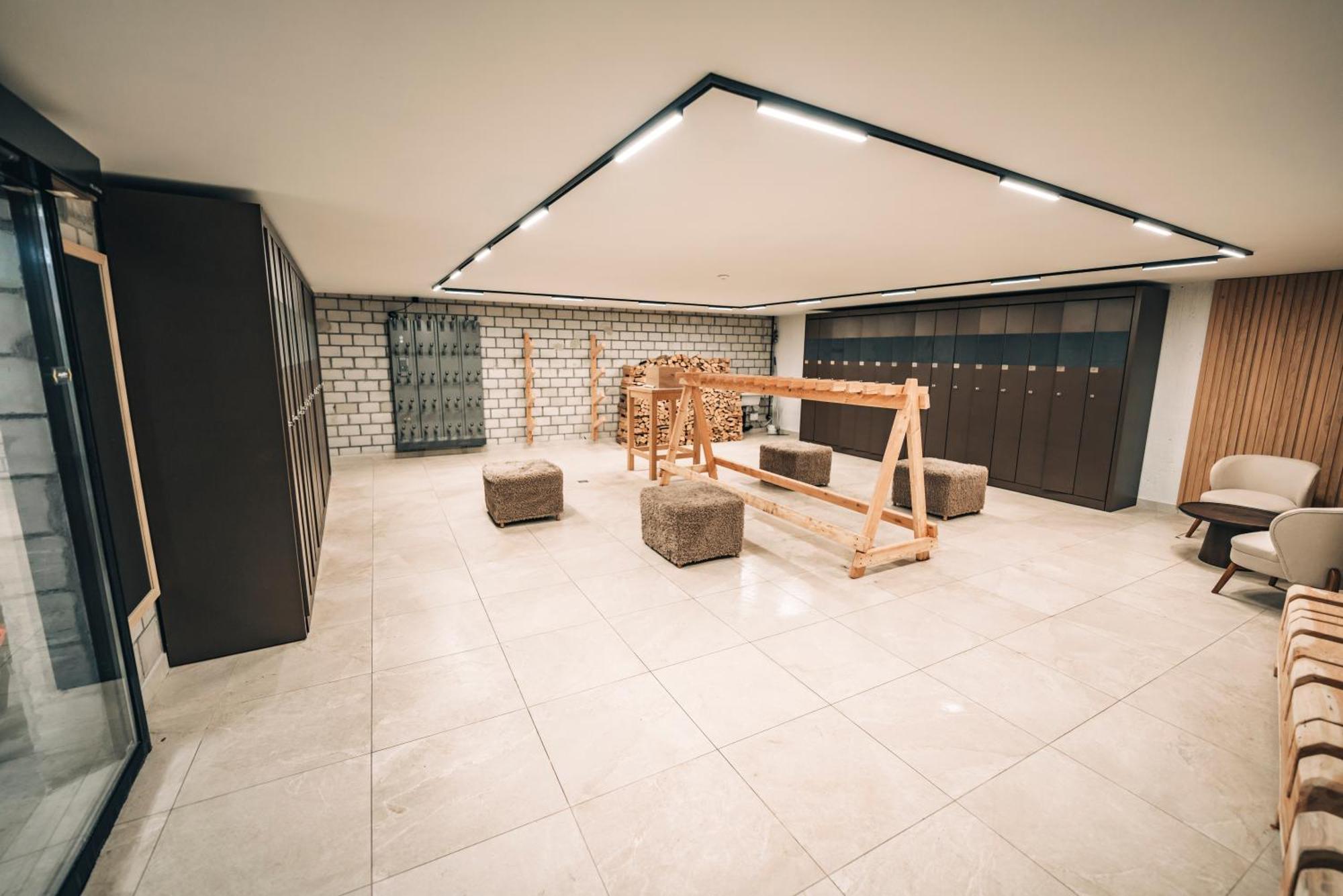 Swiss Alpine Allalin Hotel 4*
